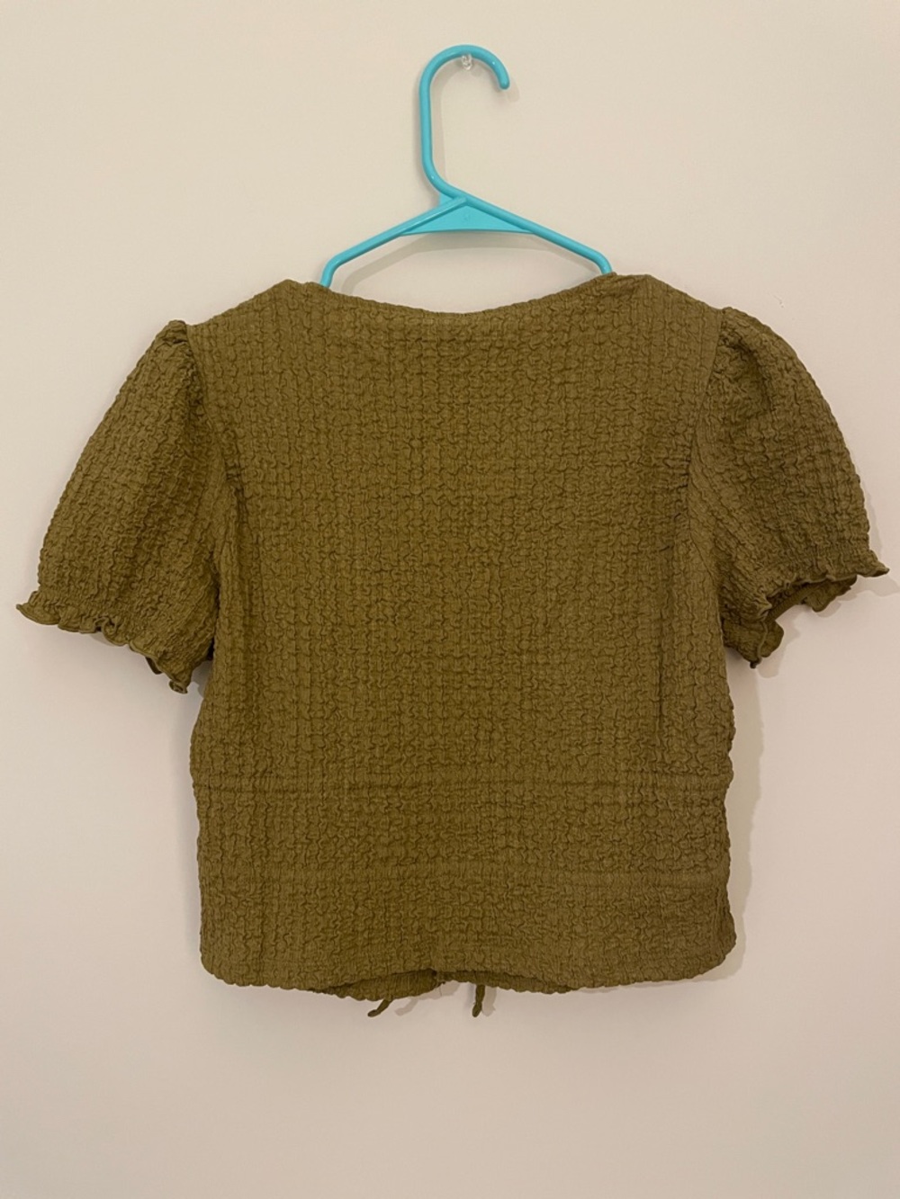 H&M Dark Olive Tie-Front Textured Top NWT - Picture 4 of 4